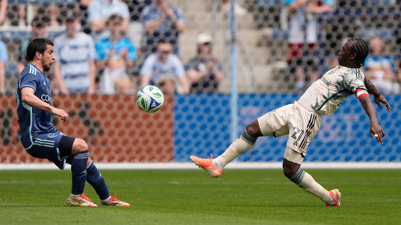 Kevin Kelsy scores in each half to take Timbers to 4-2 Victoria on Sporting Kc