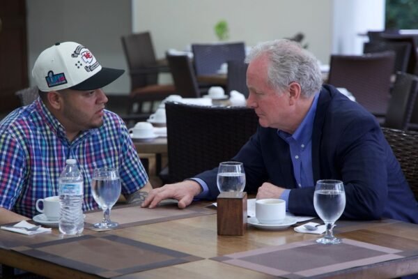 Maryland Sen. Van Hollen Shares Photo With Kilmar Abrego Garcia in El Salvador