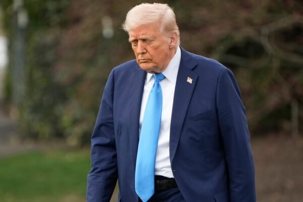 More than 1,900 researchers describe 'assault' to the science of the White House: 'We see real danger'