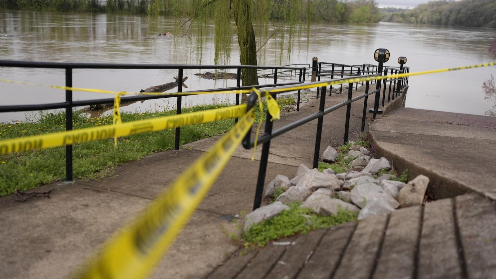More torrential rains and sudden floods are expected in the south and the western medium of the floods.