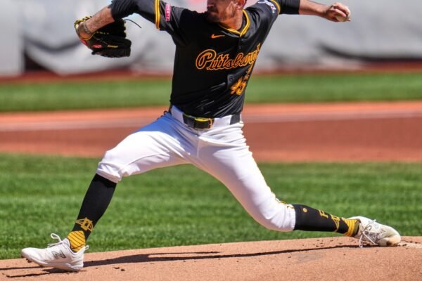 Oneil Cruz Homers for the second consecutive game as pirates in white 1-0