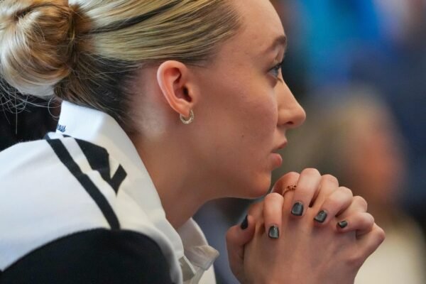 Paige Bueckers puts a cowboy hat in Big D as WNBA No. 1 General Pick formally presented by Wings