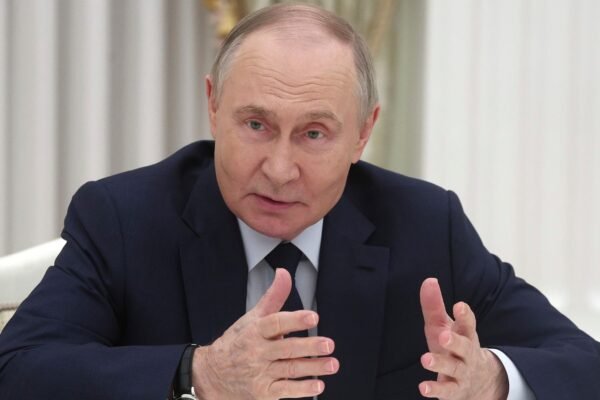Putin declares a temporary Easter truce in Ukraine
