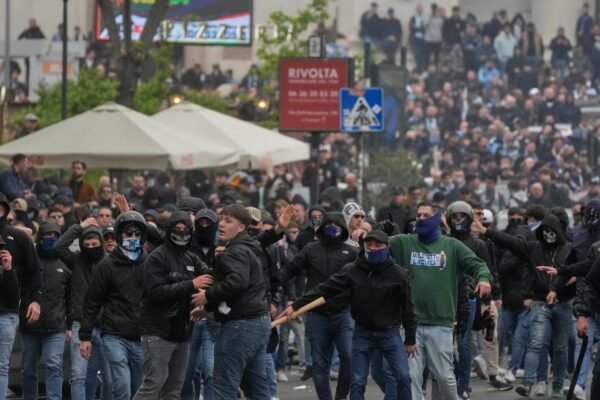 Roma Derby's clashes were compared to the 'Urban War' with 24 injured police officers