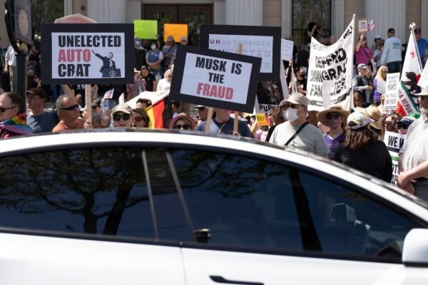 Some main technological leaders have embraced Trump. That has created a political division in Silicon Valley