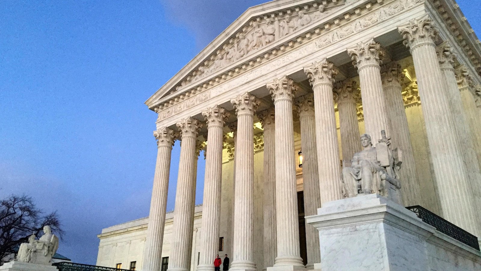 Supreme Court Court with the FDA in its dispute over vaping products with sweet taste