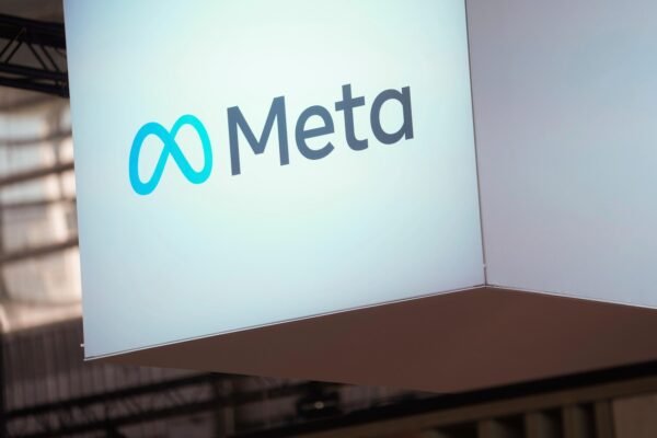 The European Union multiplies Apple 500m euros and goal 200m in separate digital cases