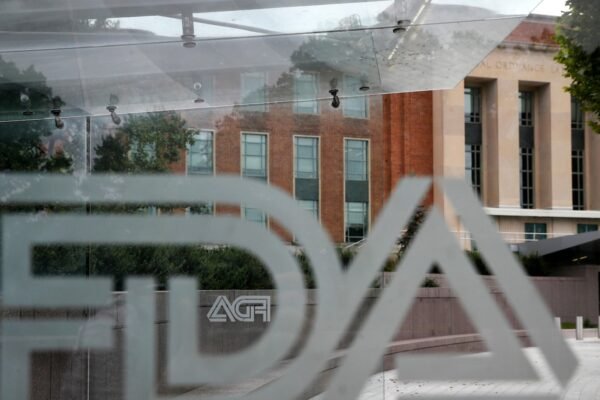 The FDA invests the course in teleworking after the layoffs and resignations threaten the basic operations