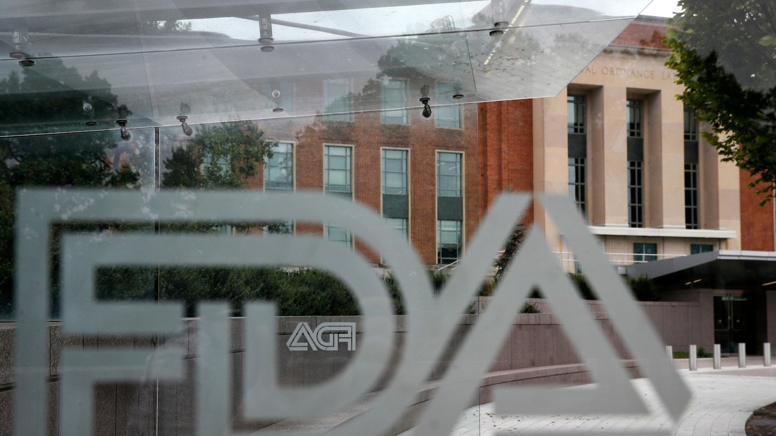 The FDA invests the course in teleworking after the layoffs and resignations threaten the basic operations