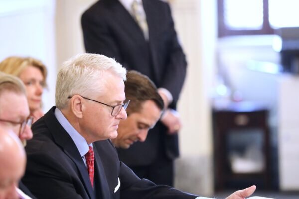 The South Carolina Senate is sought at the hearing to eliminate the state treasurer more than $ 1.8b accounting error