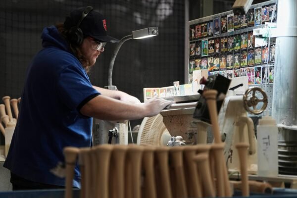 The demand for viral bats of 'torpedo' has sent Pennsylvania Factory to Overdrive