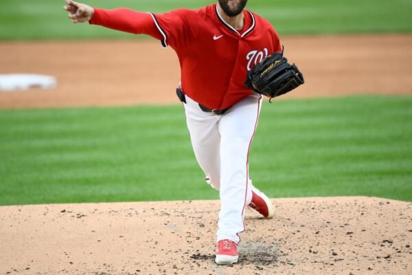 The nationals beat Arizona 5-4, Deal Corbin Burde