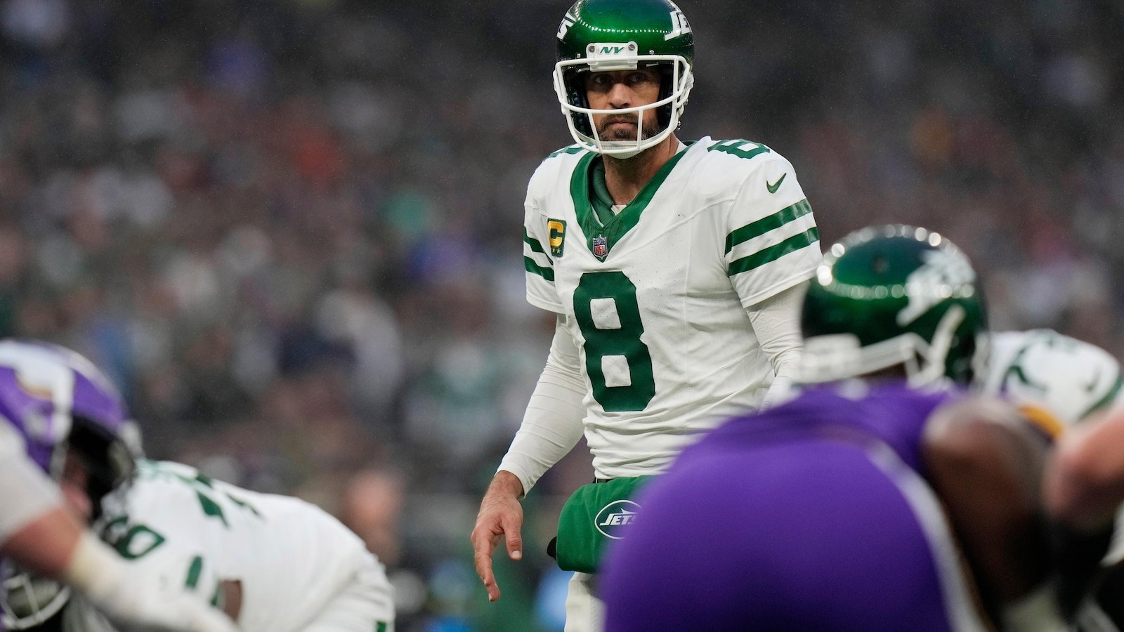 The owner of the Steelers, Art Rooney II, sees "positive signals" that Aaron Rodgers will join the team