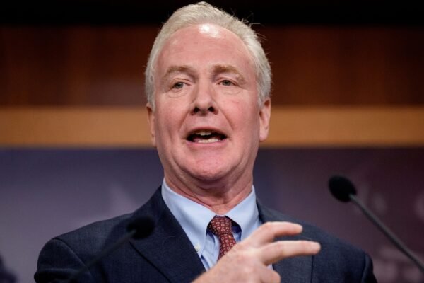 The senator addresses El Salvador to find Maryland Migrant erroneously for Trump