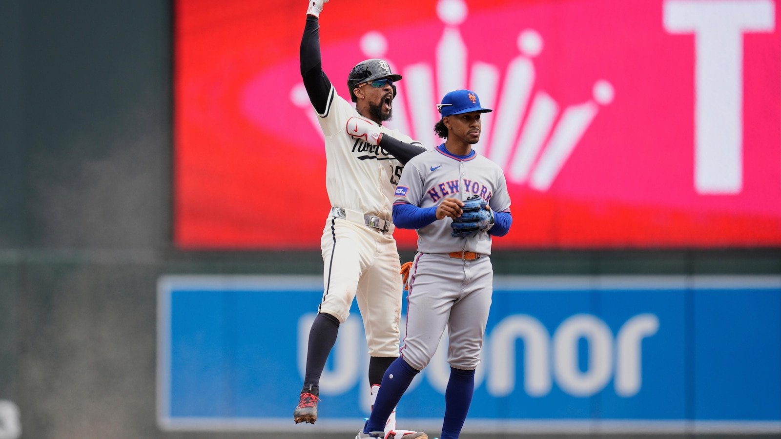 The twins take the Mets series with 4-3 Victoria in Ty France's single in the tenth entrance