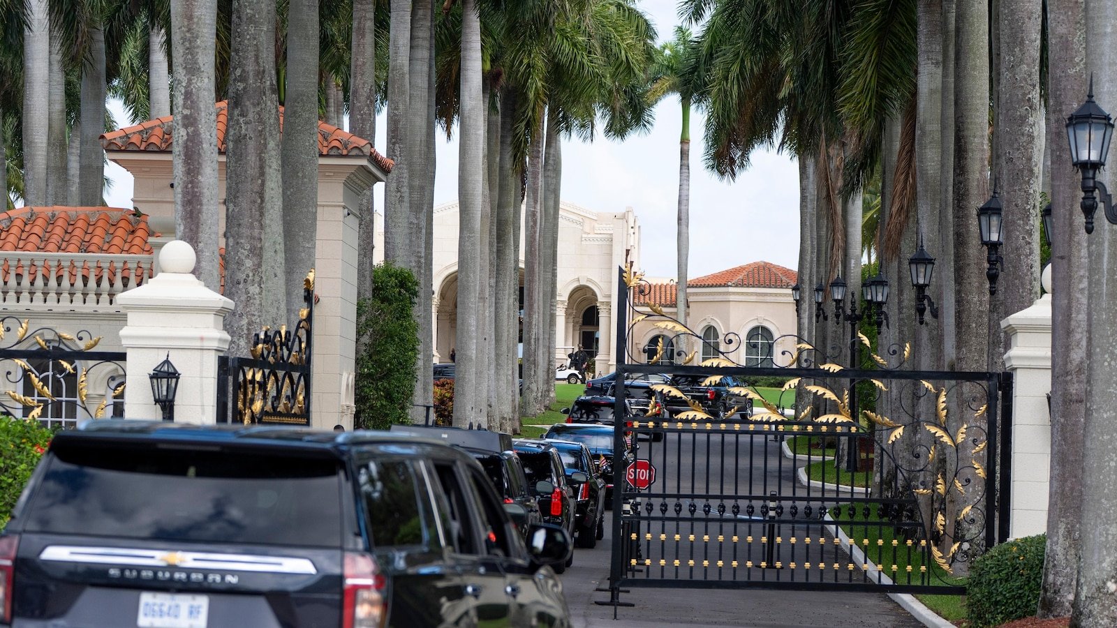 Trump hits the golf course while the stock market continues to slide from its tariff plans