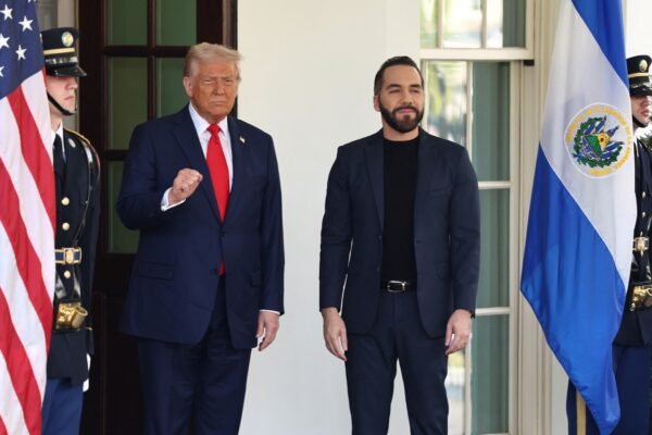 Trump receives Bukele from El Salvador in the middle of the deportation controversy