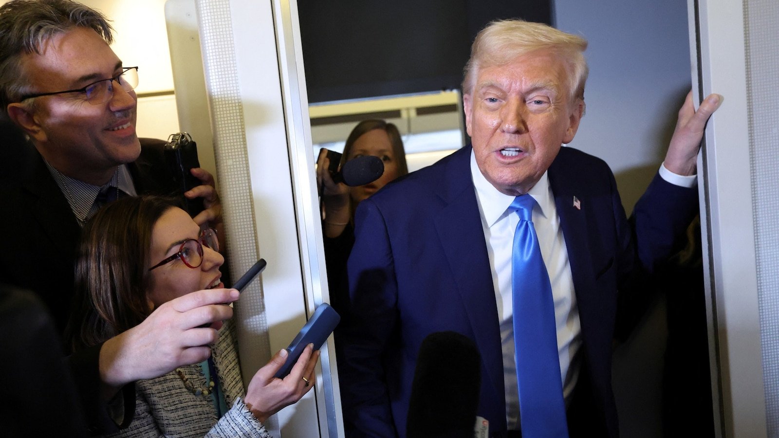 Trump urges Republican senators to keep Canadian tariffs in their place