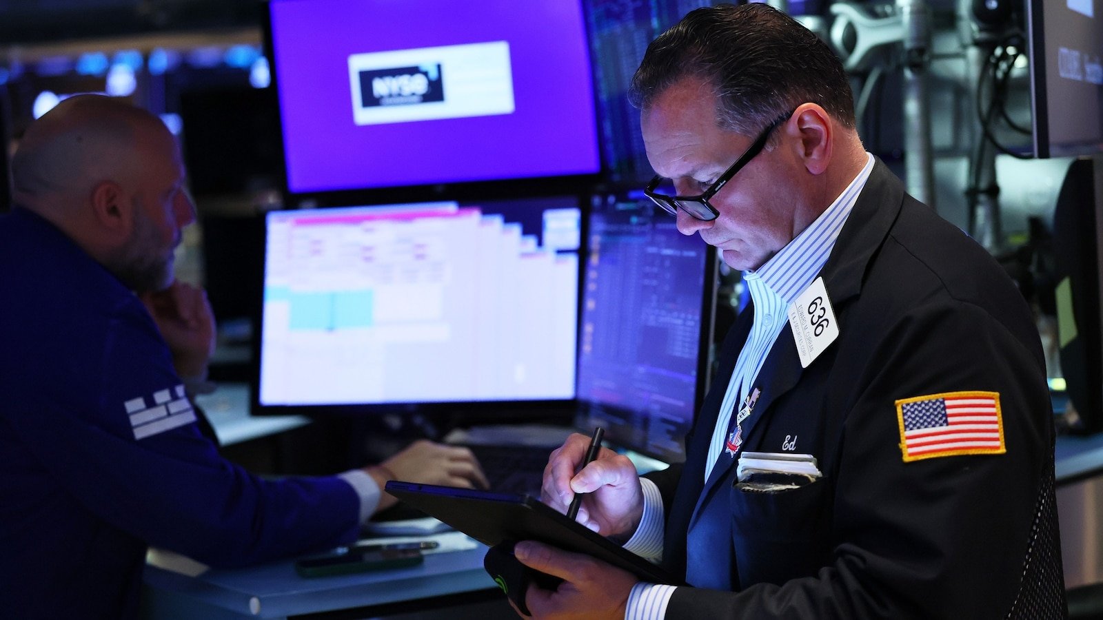 US actions manifest themselves while Trump points to defrosting in the commercial war, tesla the shares are fired