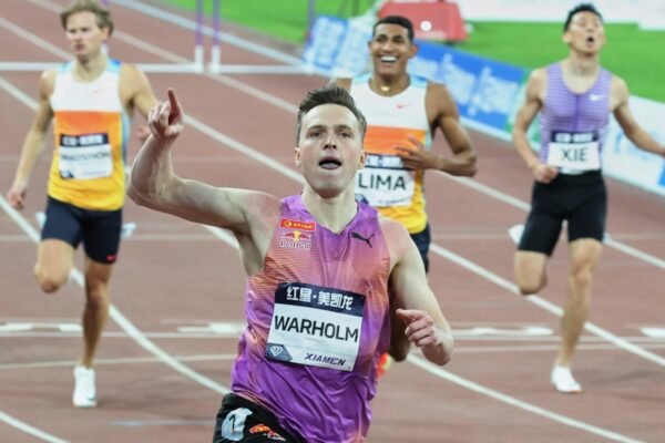 Warholm establishes an unofficial world record in obstacles of 300 million in the first game of the Diamond League
