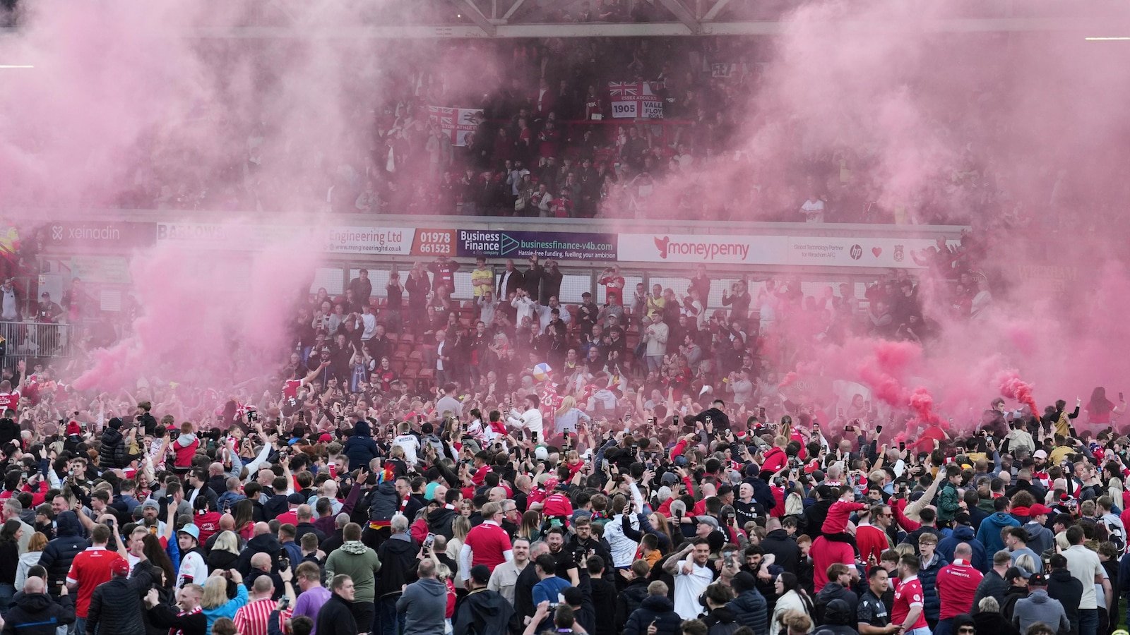 Wrexham seals the third consecutive promotion and will play on the second level of English football