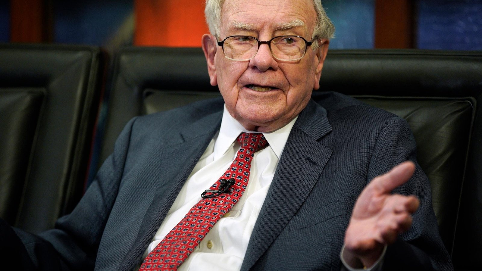 Buffett plans to attend, but not ask questions, at the Berkshire shareholders meeting next year