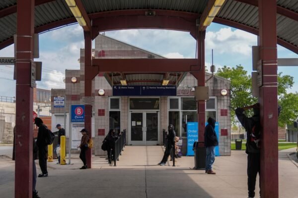 Chicago runs the risk of severe traffic cuts. His poorest suburbs could be hit even more