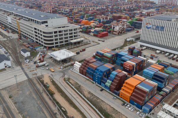 China says that it is evaluating the proposals of the United States for commercial conversations, but tariffs remain an obstacle