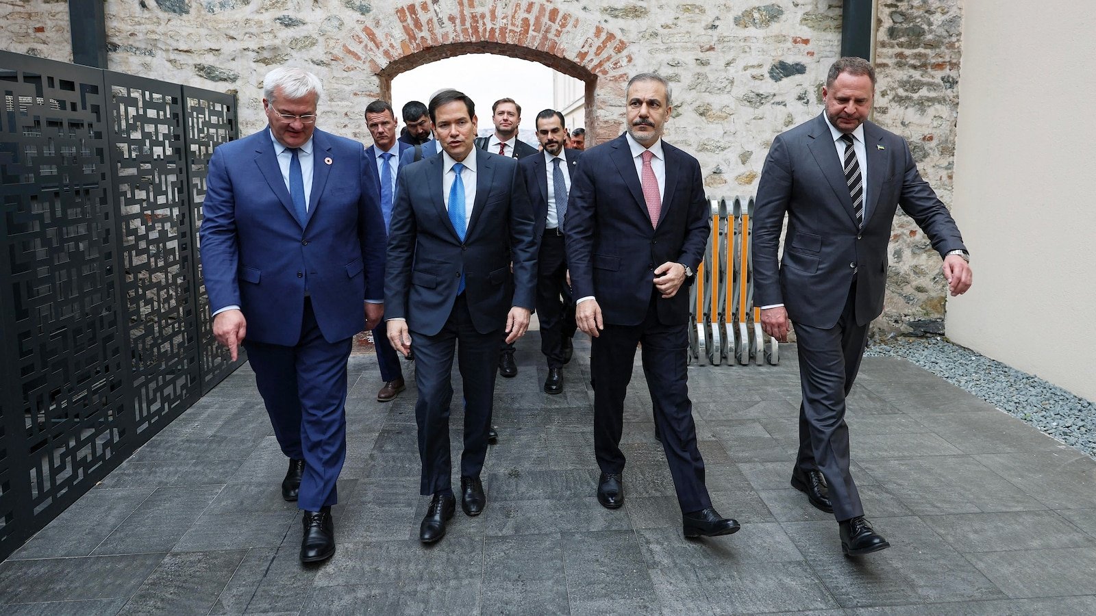 Conversations led by the American delegation between Russia and Ukraine in progress in Türkiye