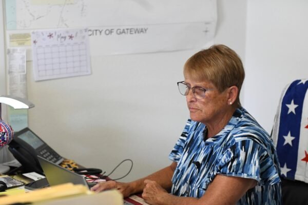 Cuevas, other hiding places in the mountains are part of the fugitive hunting known as 'Devil in the Ozarks'