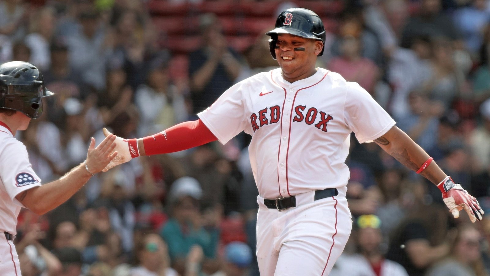 Devers tells Red Sox that he will not move to 1B, he tells the main office to "do his job"
