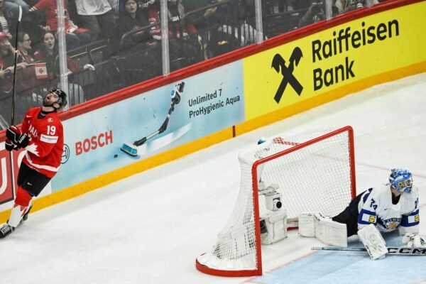Finland Downs Canada in Shootout at Ice Hockey Worlds and Checs Stay Ivenido