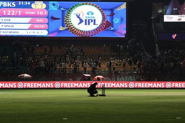 India suspends the IPL Cricket Tournament for a week in the midst of military tensions with Pakistan