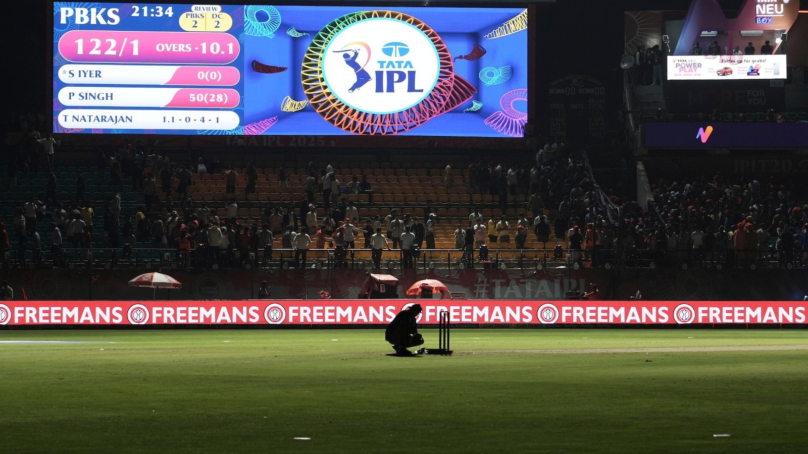 India suspends the IPL Cricket Tournament for a week in the midst of military tensions with Pakistan
