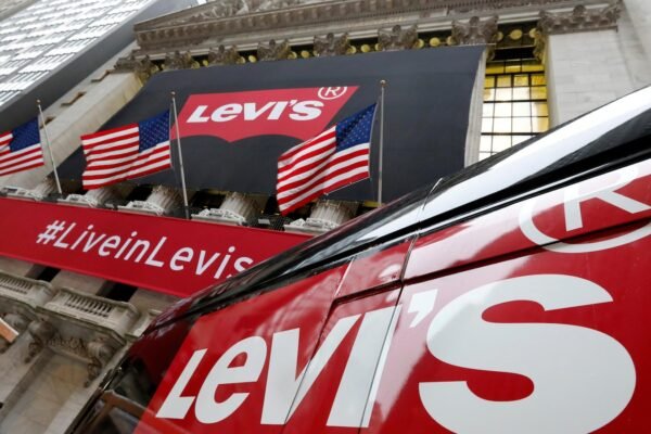 Levi Strauss agrees to sell basic dockers on Friday from Friday for up to $ 391 million