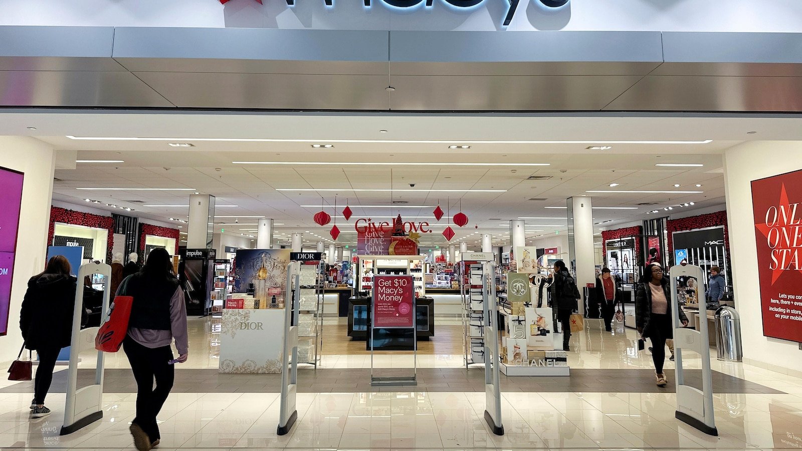 Macy's profits, sales and cut the earning forecast of 2025, but exceed the expectations of the first quarter