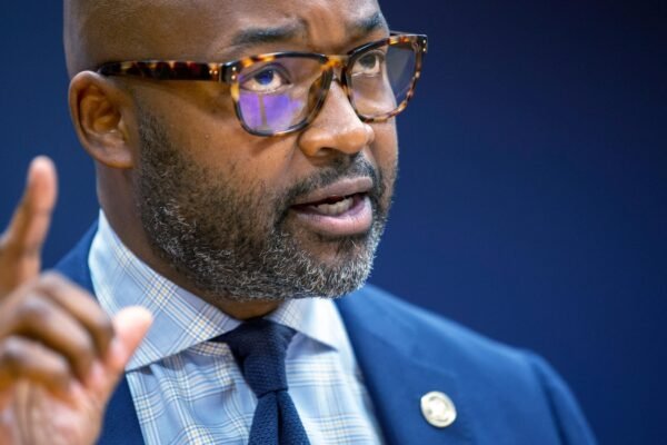 Nueva Orleans da retires from Jailbreak research in the middle of the accusation of conflict of interest