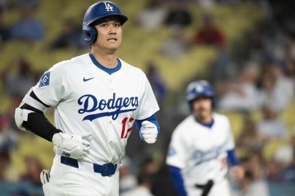 Ohtani is mixed in breakup for the first time while rehabilitating elbow surgery