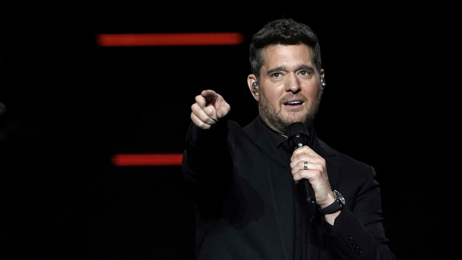 Panthers sign Canadian singer Michael Buble-by a cause of cancer fundraising