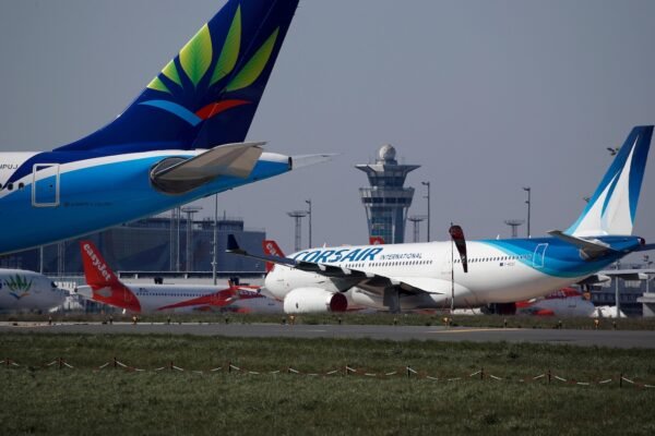 Reduced flights by 40% at the Oral Paris Airport after traffic control systems decompose