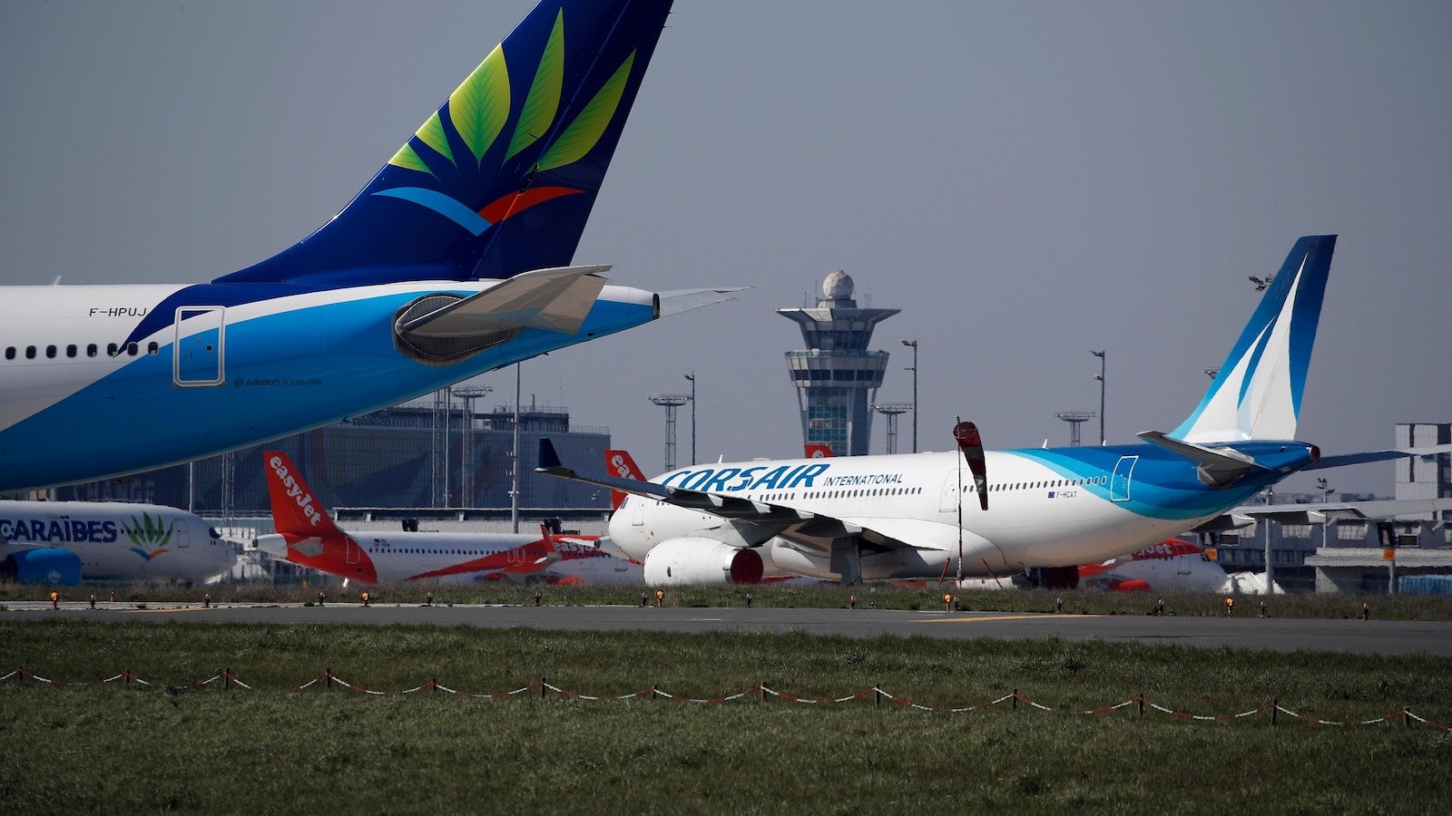 Reduced flights by 40% at the Oral Paris Airport after traffic control systems decompose