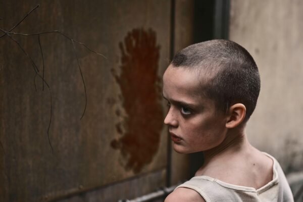 Review of the film: a deeply disturbing pain portrait in Gory Horror 'Bring her back'