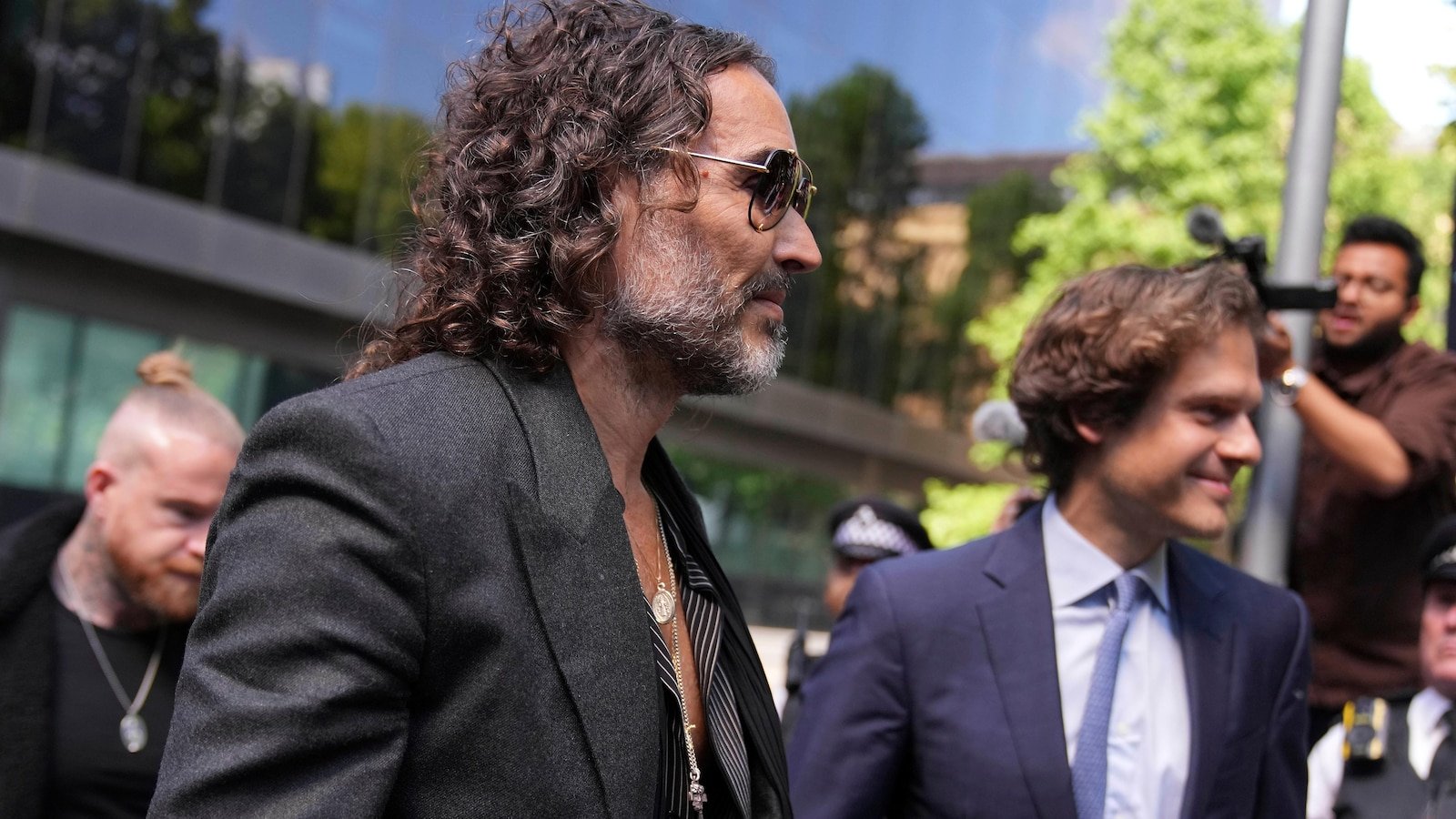 Russell Brand declares himself innocent with positions of rape and sexual aggression in the court of London