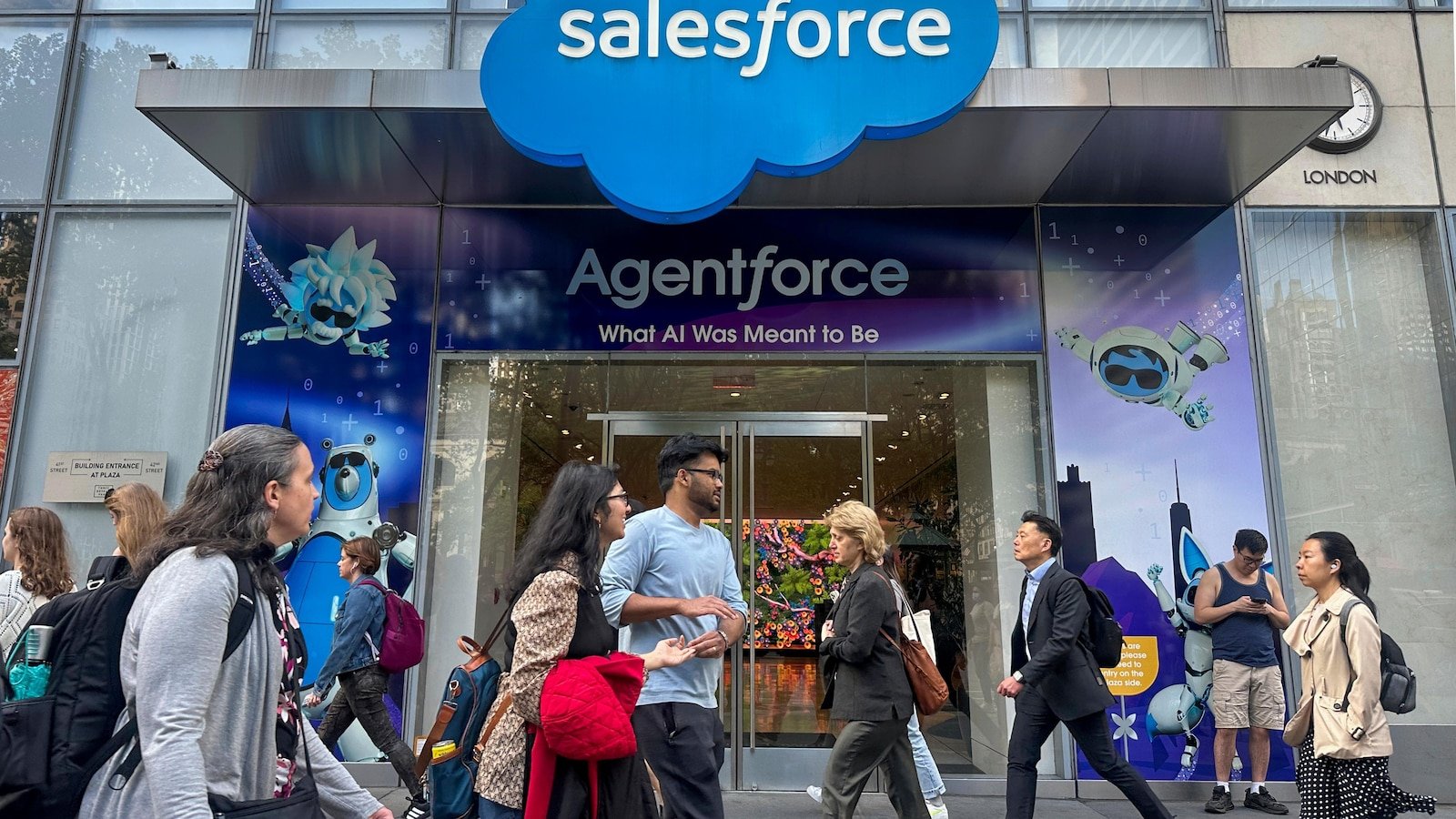 Salesforce is buying information in an agreement worth approximately $ 8 billion