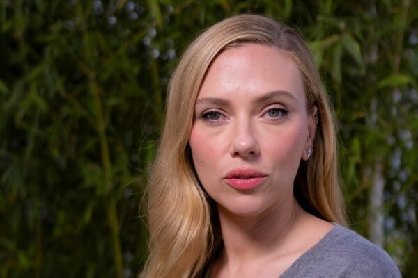 Scarlett Johansson, Kristen Stewart and Harris Dickinson are now directors. This is what they say