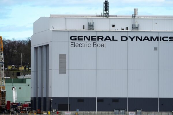 Submarine designers say they will attack on May 18 if the contract is not reached