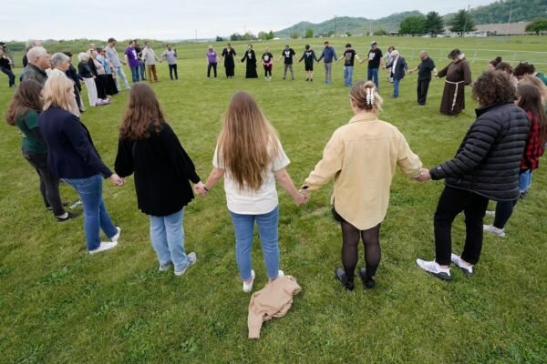 Tennessee's man faces the execution for killing his wife and 2 children