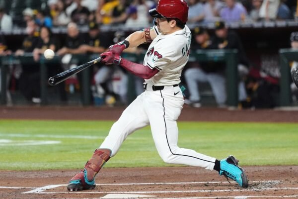 The D-backs manager, Torey Lovullo, turns to his 92-year-old mother to obtain tips in the middle of the team's fall