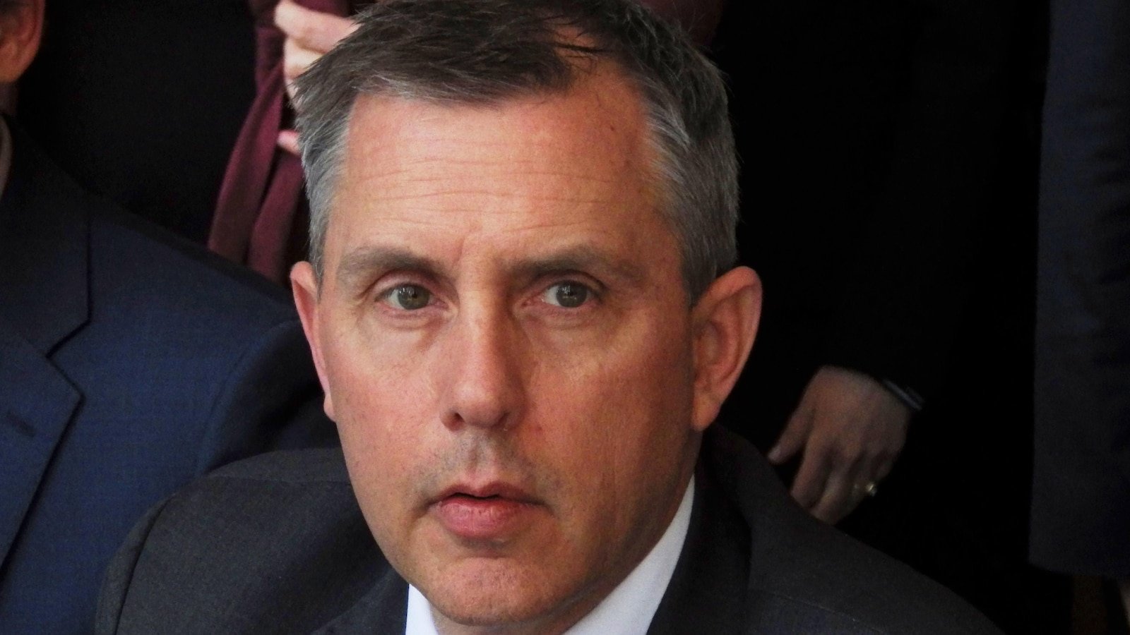 The Governor of Dakota del Norte Veta the housing budget - by mistake