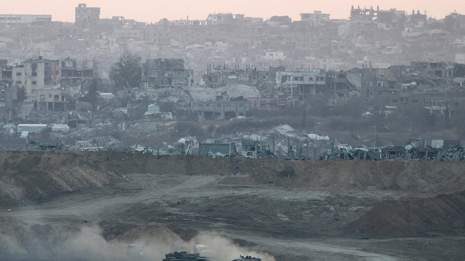 The Israeli cabinet approves the plan to occupy parts of Gaza, says Source